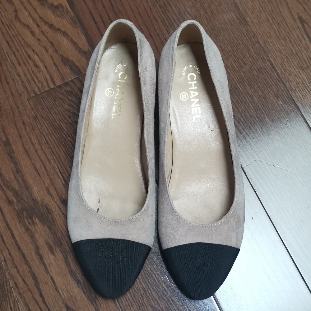 Chanel low heel shoes